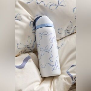 Owala Tied and True 32oz FreeSip [UO EXCLUSIVE]